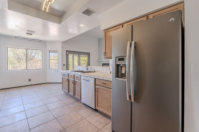 Building Photo - 8003 N Ischia Pl