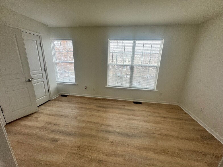 Building Photo - 1496 Artisan Ct