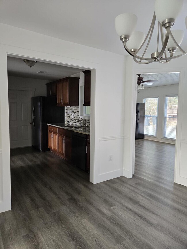 Building Photo - 965 Bass Ct N W