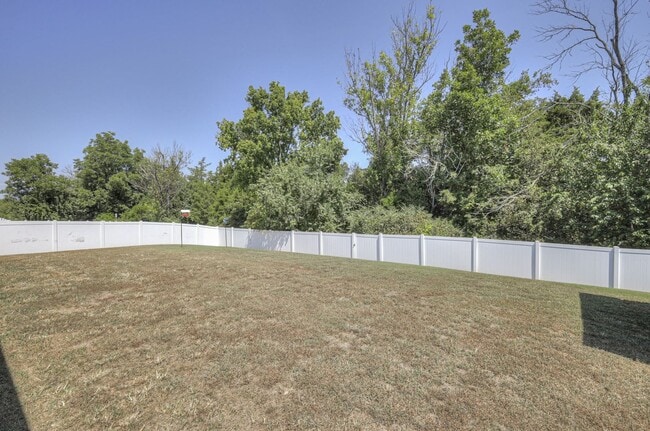 Building Photo - One level living!