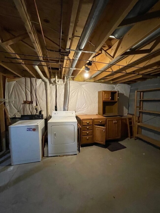 Building Photo - Waterfront! 3 Bedroom, 2 Bath Condo- Erie Village, East Syracuse