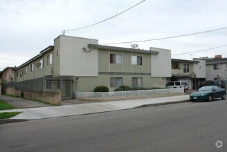 Building Photo - Hermitage Court
