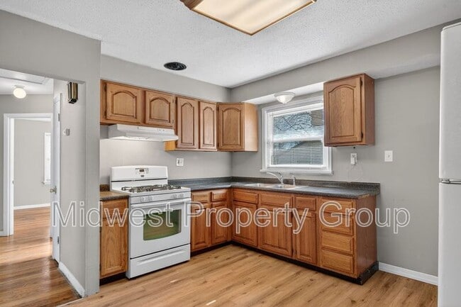 Building Photo - 8280 Frost Ave