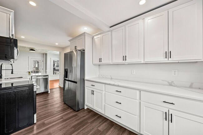 Building Photo - 26 Reservoir Ave