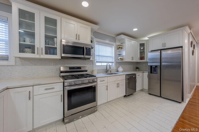 Building Photo - 116-01 221st St