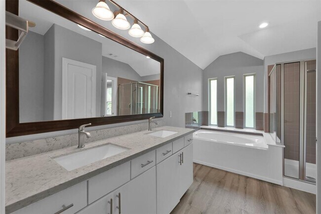 Building Photo - 91 Aventura Pl