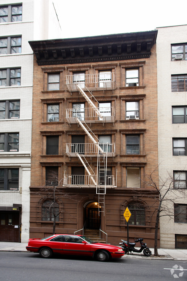 Building Photo - 35 West 65th Street