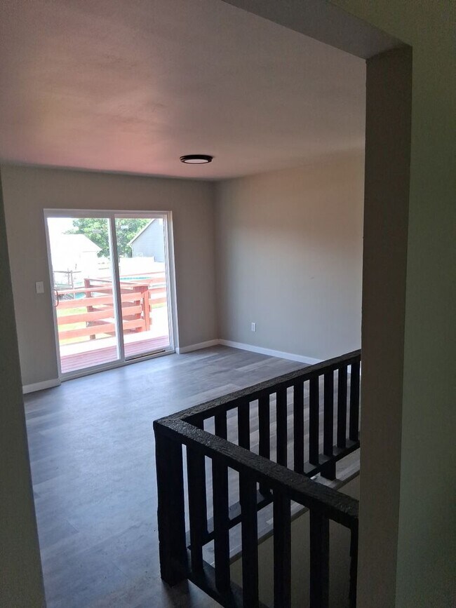 Building Photo - 3 Bed House in St. Peter's MO