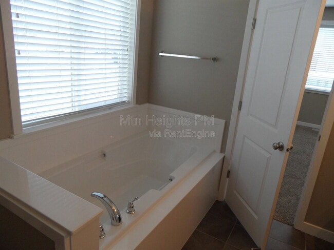 Building Photo - 797 Tamsin Ct