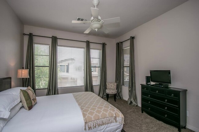 Building Photo - Gorgeous furnished property at the Legacy!...