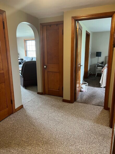 Hallway - 1004 Desnoyer St