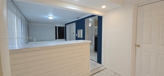 Building Photo - 502 N 70th Way