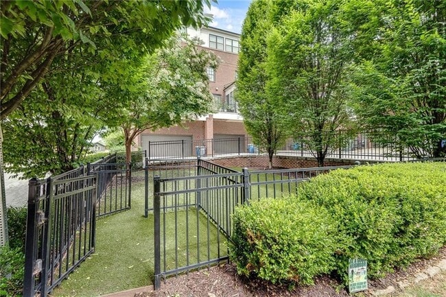 Building Photo - 345 Glen Iris Dr NE