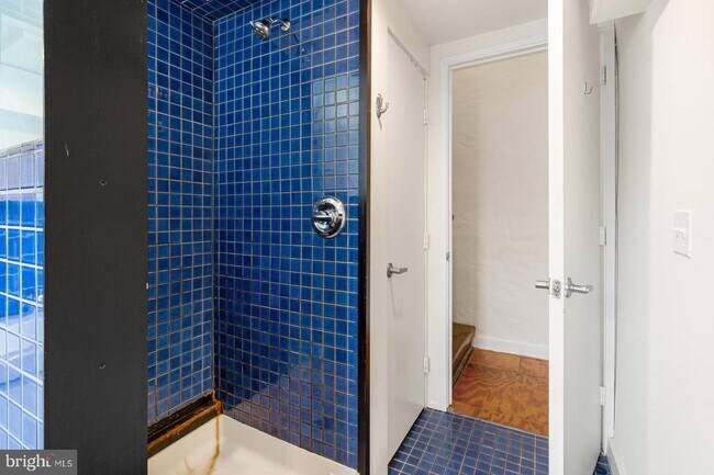 Building Photo - 1301 N 6th St