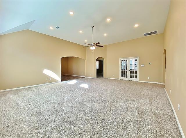 Building Photo - 918 Primrose Dr