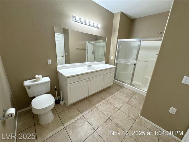 Building Photo - SILVERADO RANCH – 2ND FLOOR CONDO IN A GAT...