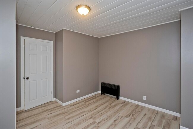 Building Photo - 16 Knightville Dam Road