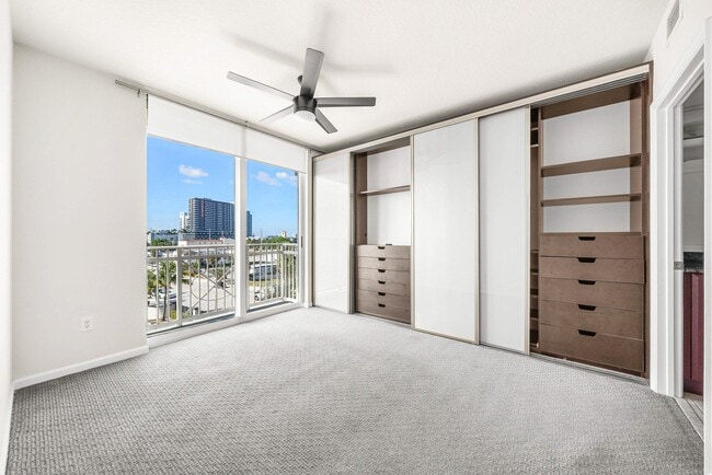 Building Photo - 403 S Sapodilla Ave