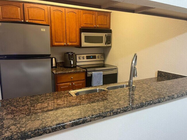 Building Photo - 5440 S Macdill Ave