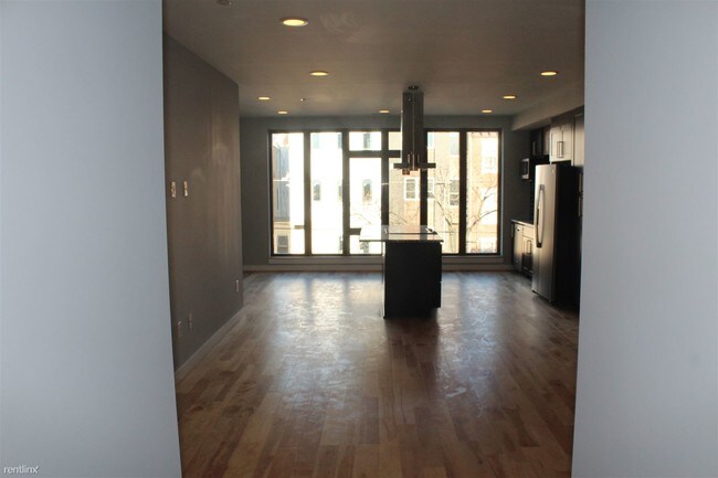 Building Photo - 2 br, 2 bath Condo - 708 N 19th St #2 Unit #2