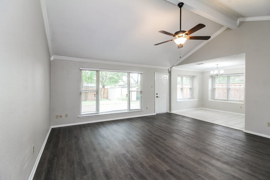 Building Photo - 2310 Overbrook Dr