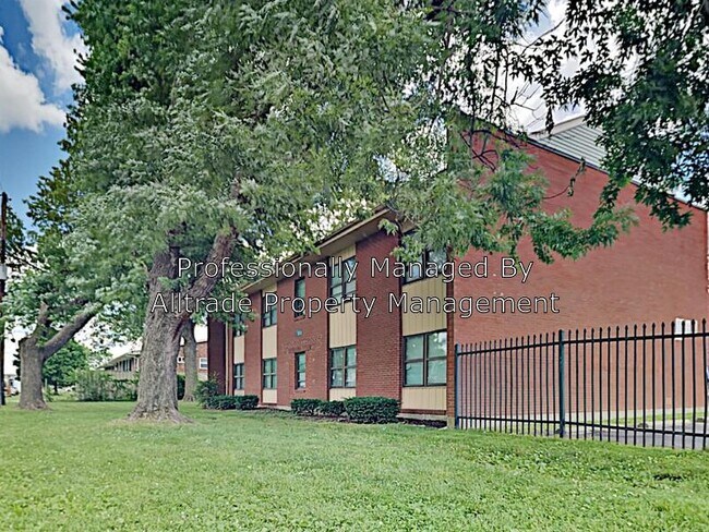 Building Photo - 5801 Russett Pl