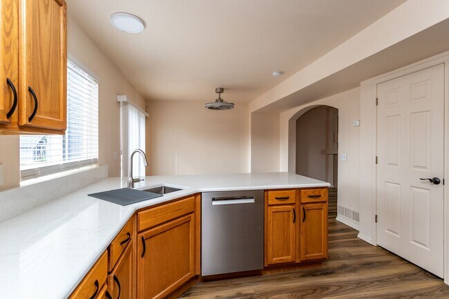 Building Photo - 4815 Tory Ridge Dr