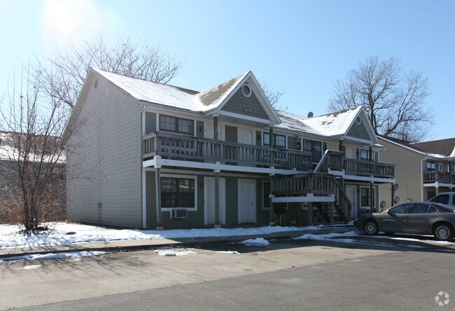 Building Photo - 585 N Somerset Ter
