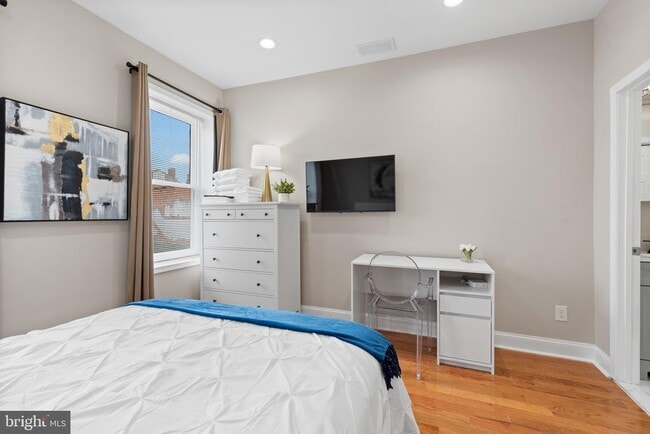 Building Photo - 2235 E Chase St