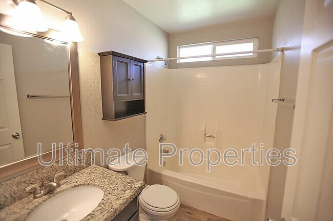 Building Photo - 5520 W Alice Ave