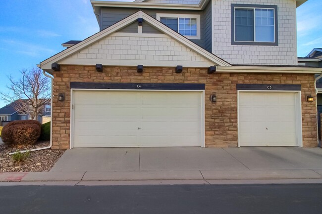 Building Photo - 4 Bedroom townhome in Broomfield