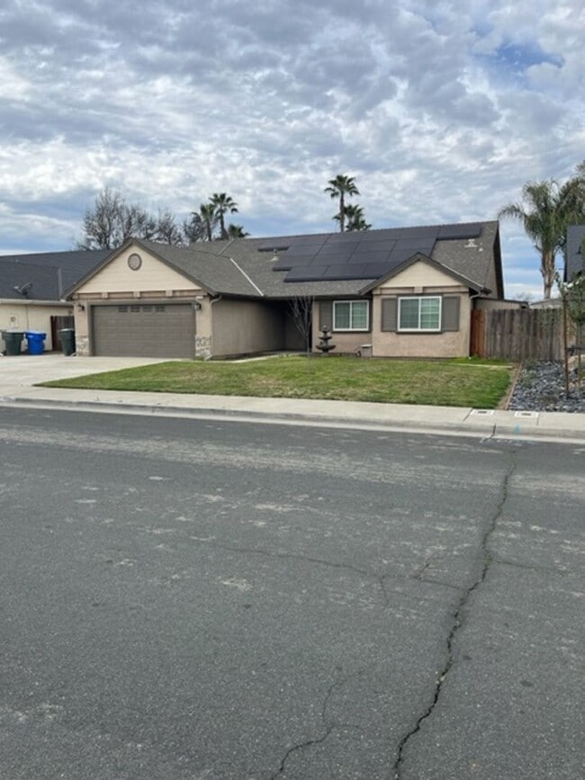 Primary Photo - Coming Soon! Nice 3 bedroom 2 bathroom hou...