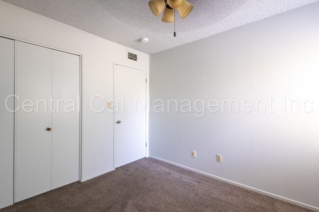 Building Photo - 3333 El Encanto Ct