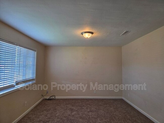 Building Photo - 232 Elwood St