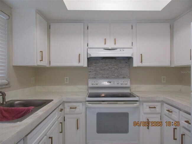 Building Photo - 2600 London Bridge Ct