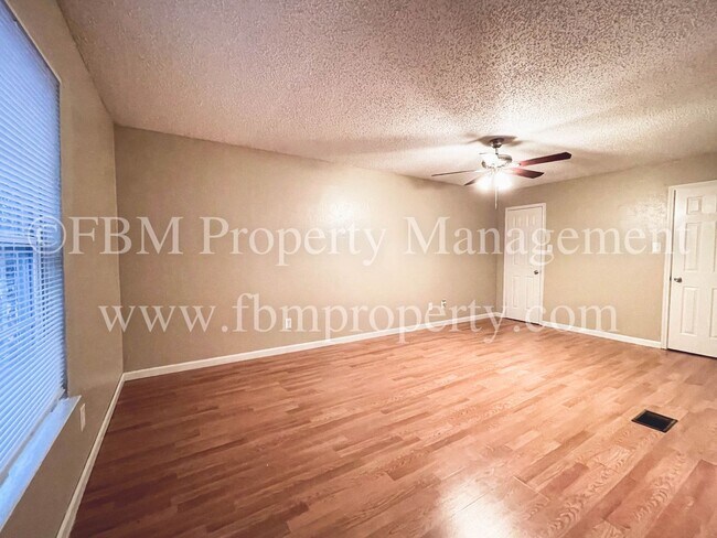 Building Photo - 2534 W Sycamore Ave - 2 Bedroom, 1 Bathroom Apartment Home in Corsicana, TX
