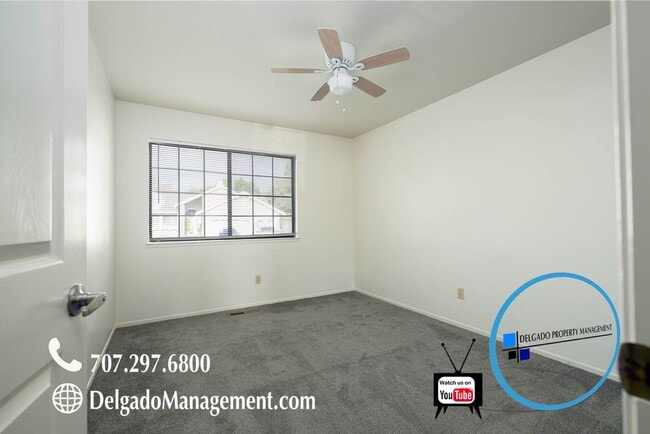 Building Photo - Gorgeous Glen Cove 4 bedroom home.