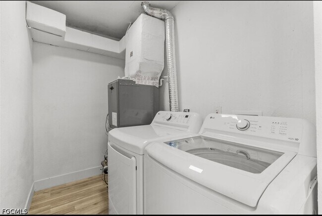 Building Photo - 2352 Ednor St
