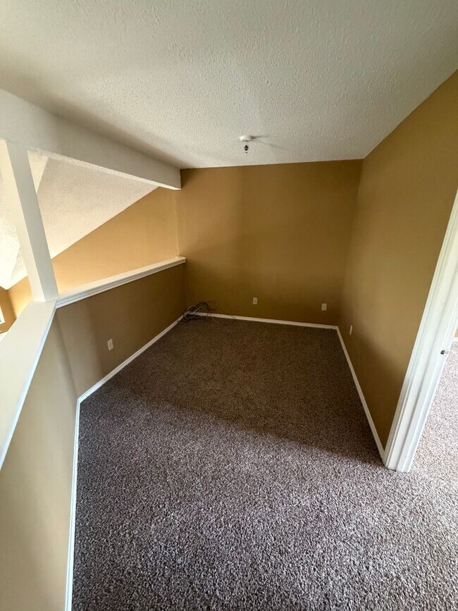 Building Photo - 9601 Forest Ln