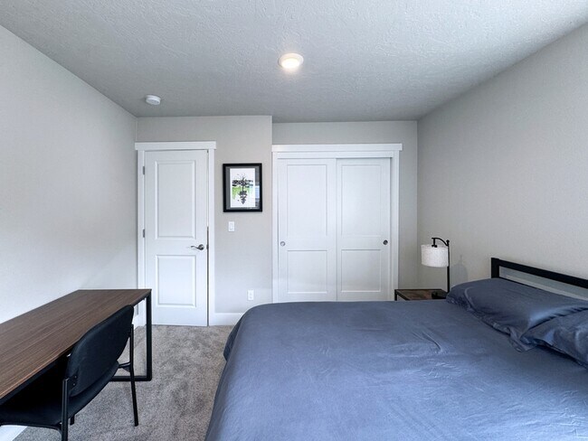 Building Photo - 2771 Cascara Dr