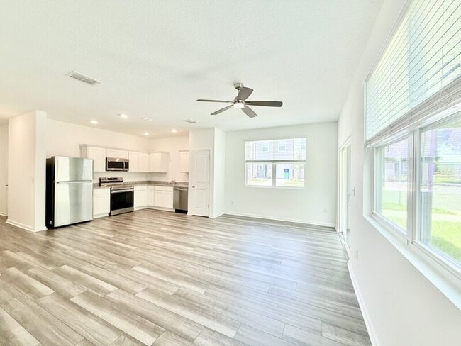 Building Photo - 38057 Elby Ln