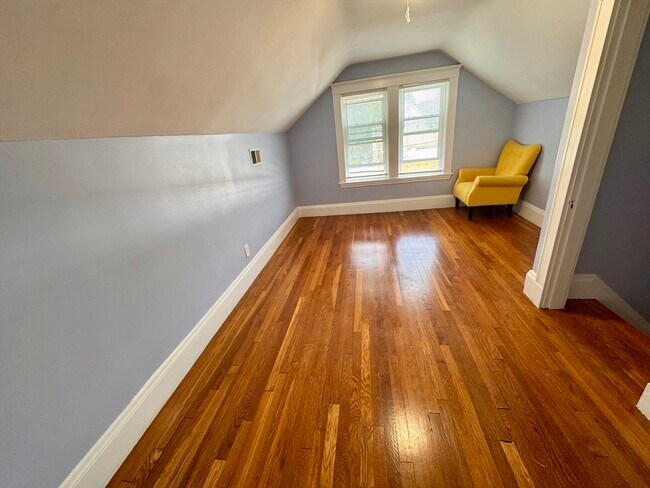 Building Photo - 253 E Squantum St