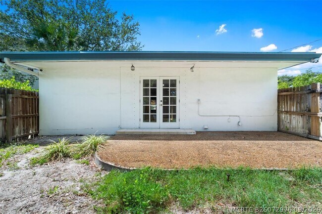 Building Photo - 1273 NE 37th St