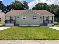 Building Photo - 817 Pocahontas Pl