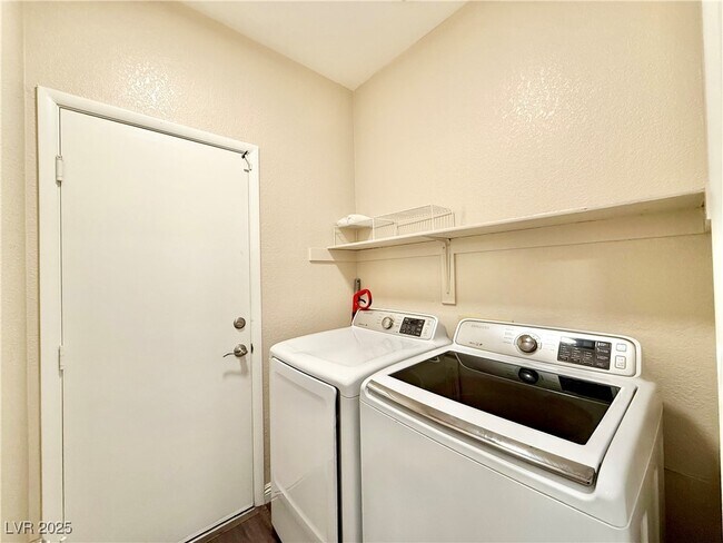 Building Photo - 1502 Cliff Branch Dr