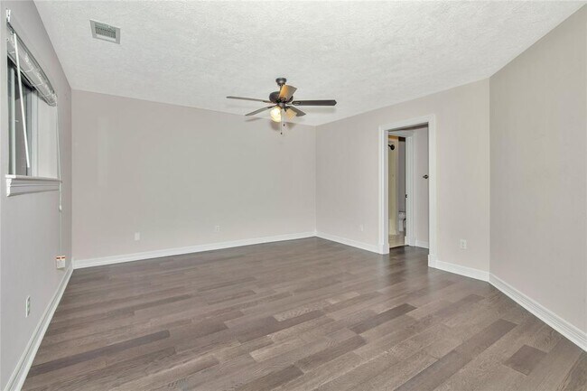 Building Photo - 11771 Quail Creek Dr