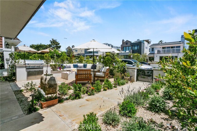 Building Photo - 711 Heliotrope Ave
