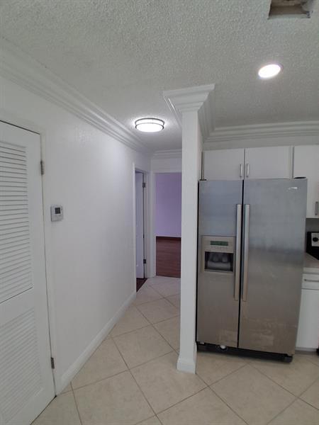 Building Photo - 110 Cypress Club Dr