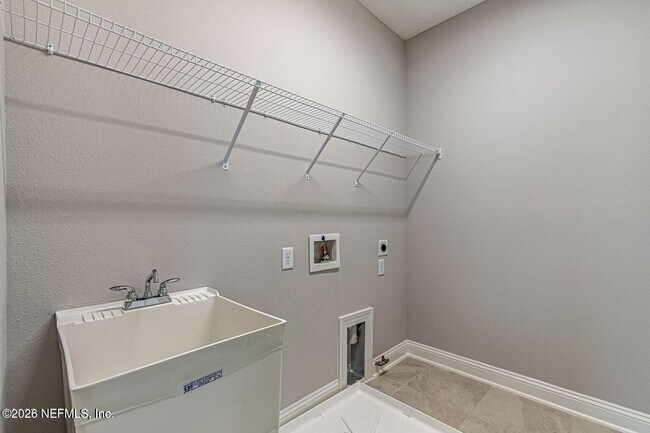 Building Photo - 11371 Newtonian Blvd