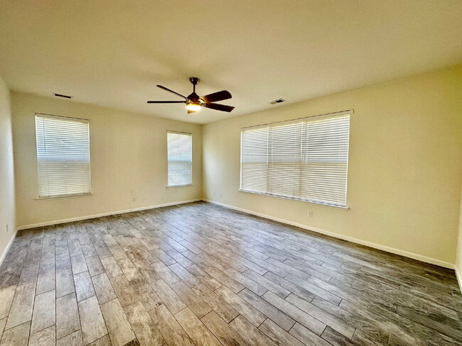 Building Photo - Bluffton Park Home Across from the Park wi...
